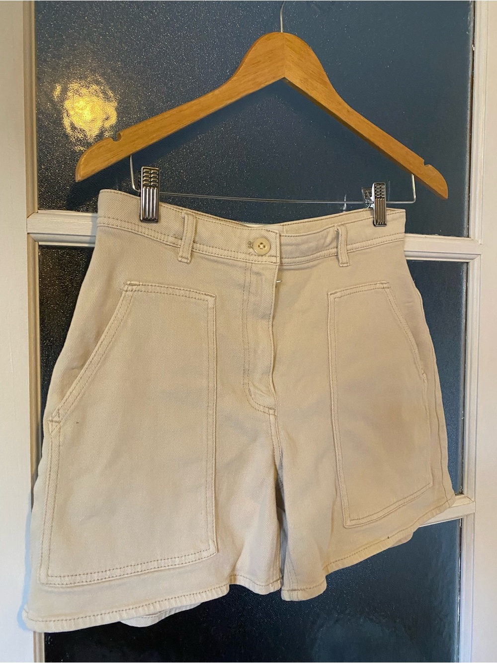 Wilfred Aritzia Cream Utility Bermuda Shorts
